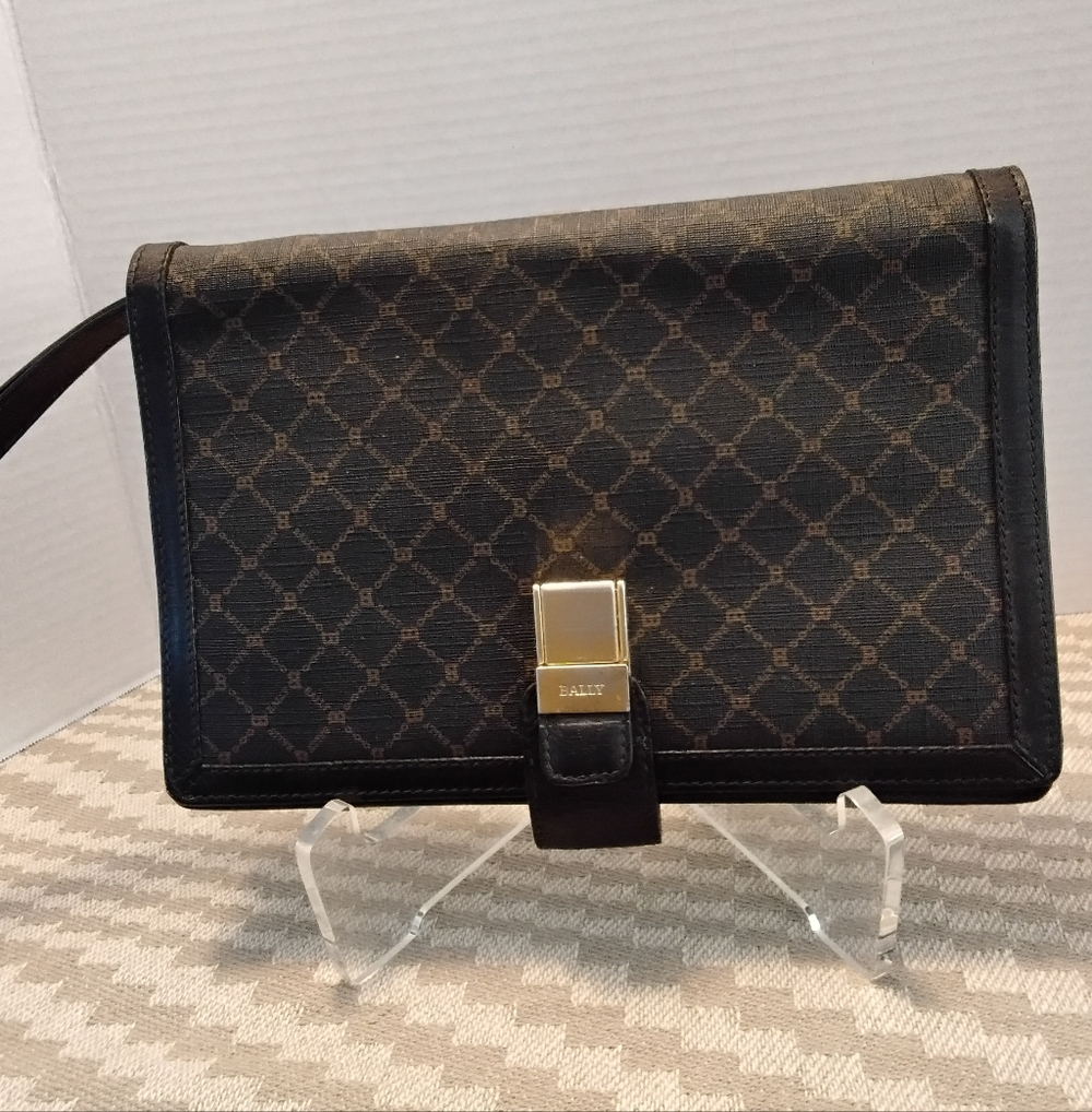BALLY Rare Vintage Leather Clutch With Self Storing Wristlet